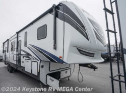 New 2022 Forest River Vengeance Rogue Armored 383 available in Greencastle, Pennsylvania