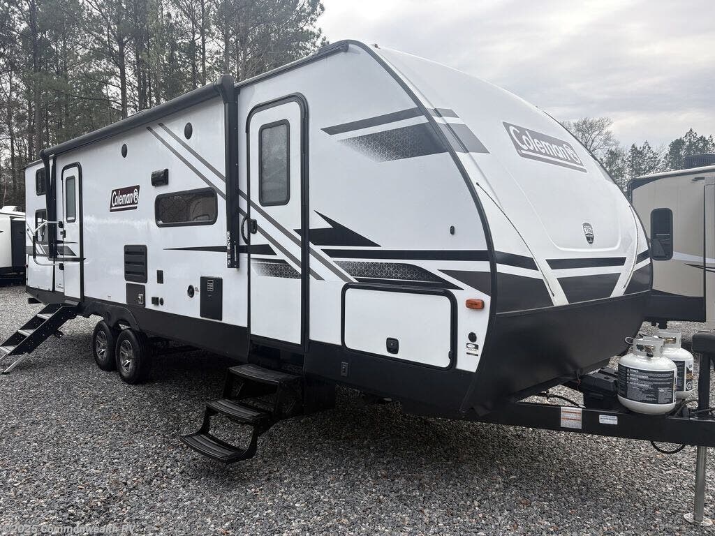 Used 2022 Dutchmen Coleman Light 2835BH available in Ashland, Virginia