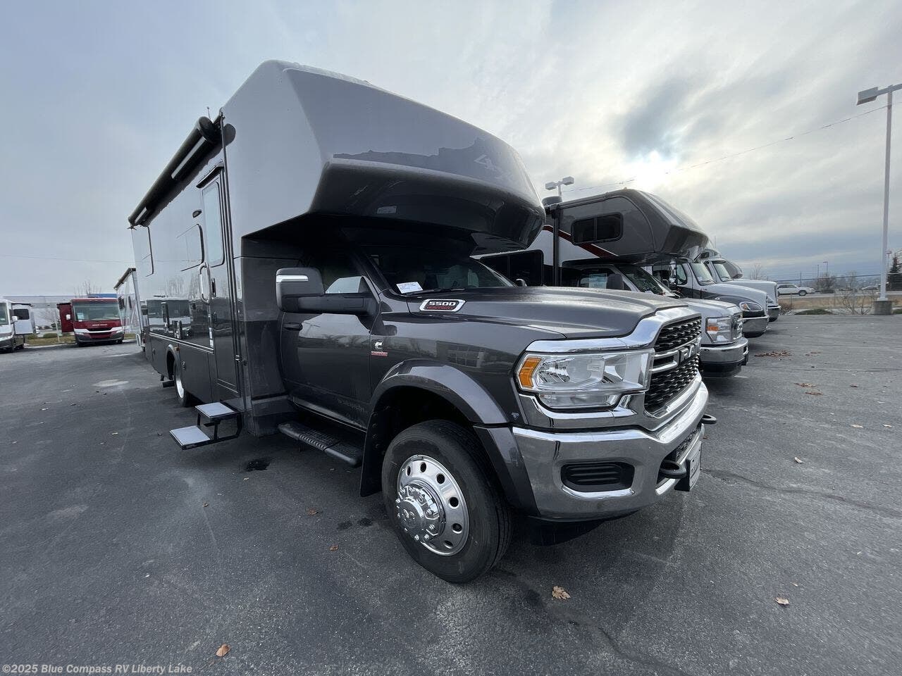 New 2025 Dynamax Corp  isata 5 28SS available in Liberty Lake, Washington