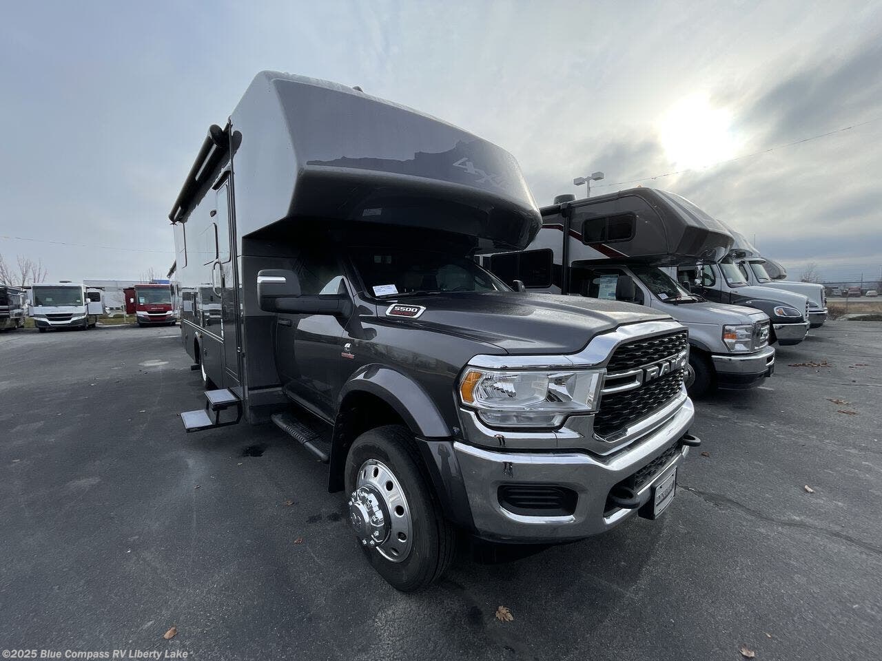 New 2025 Dynamax Corp  isata 5 28SS available in Liberty Lake, Washington