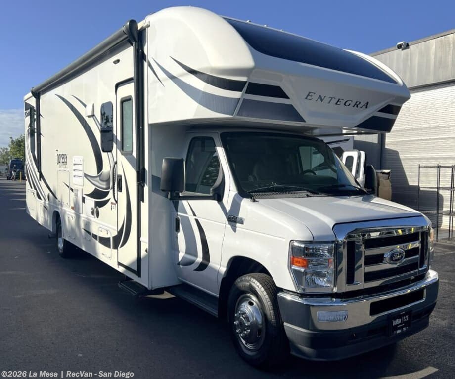 Used 2021  Entegra Coach Odyssey 30Z by Entegra Coach from La Mesa | RecVan - San Diego in San Diego, CA