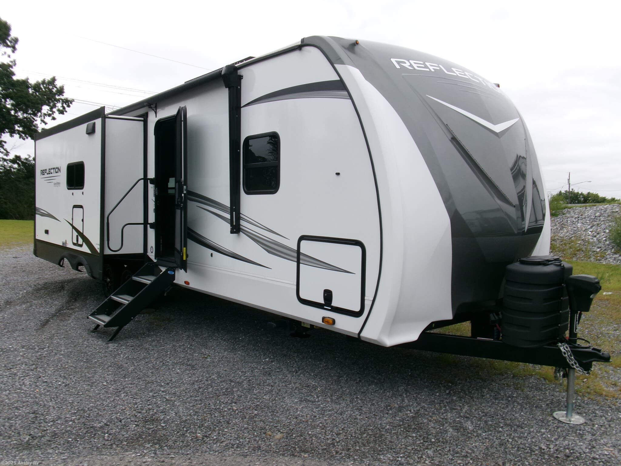 Used 2024 Grand Design Reflection 297RSTS available in Duncansville, Pennsylvania