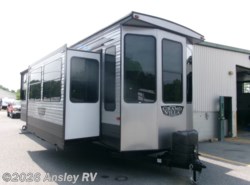 Used 2020 Forest River Salem Grand Villa 42FLDL available in Duncansville, Pennsylvania