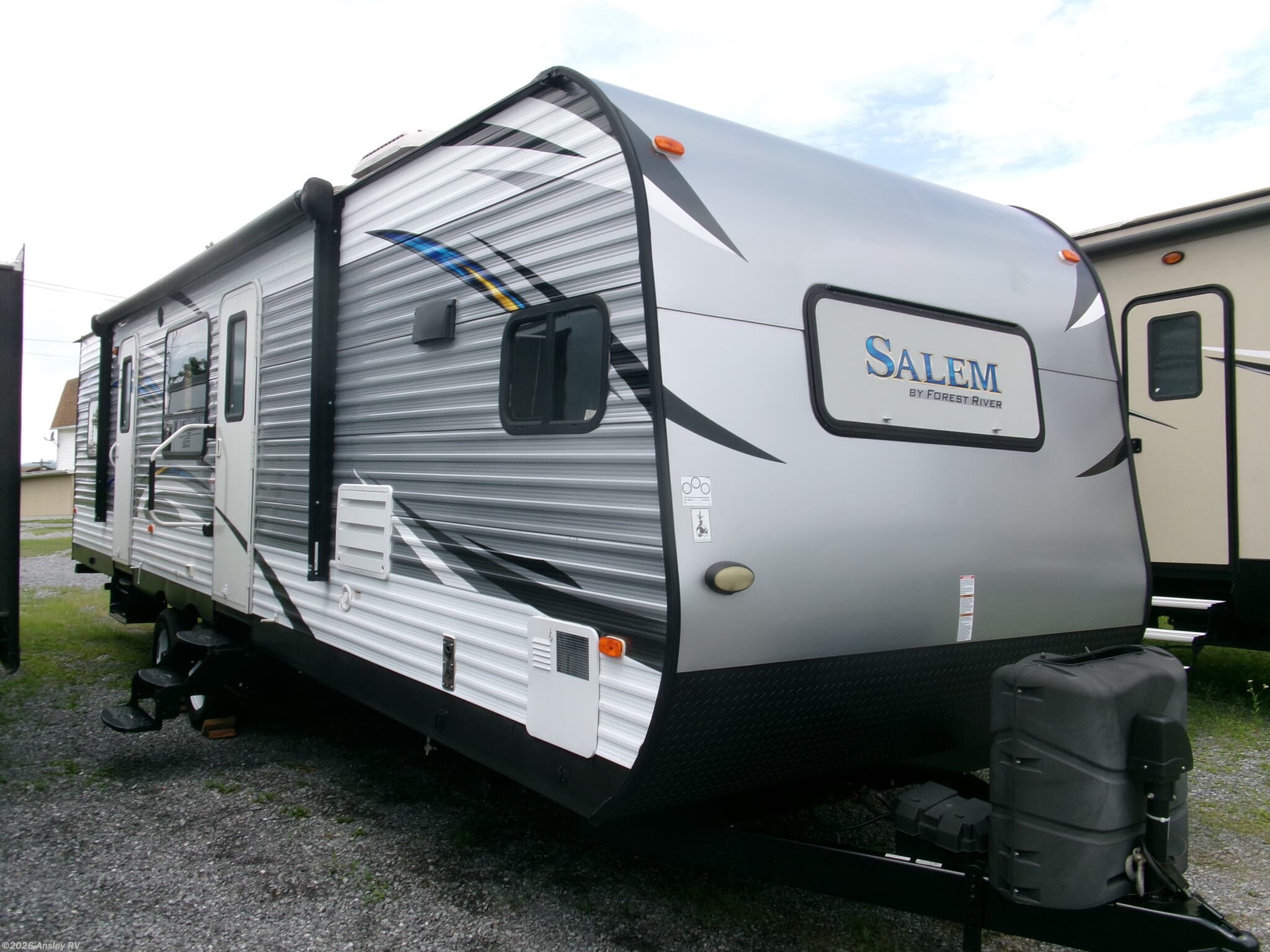 Used 2017 Forest River Salem 29FKBS available in Duncansville, Pennsylvania