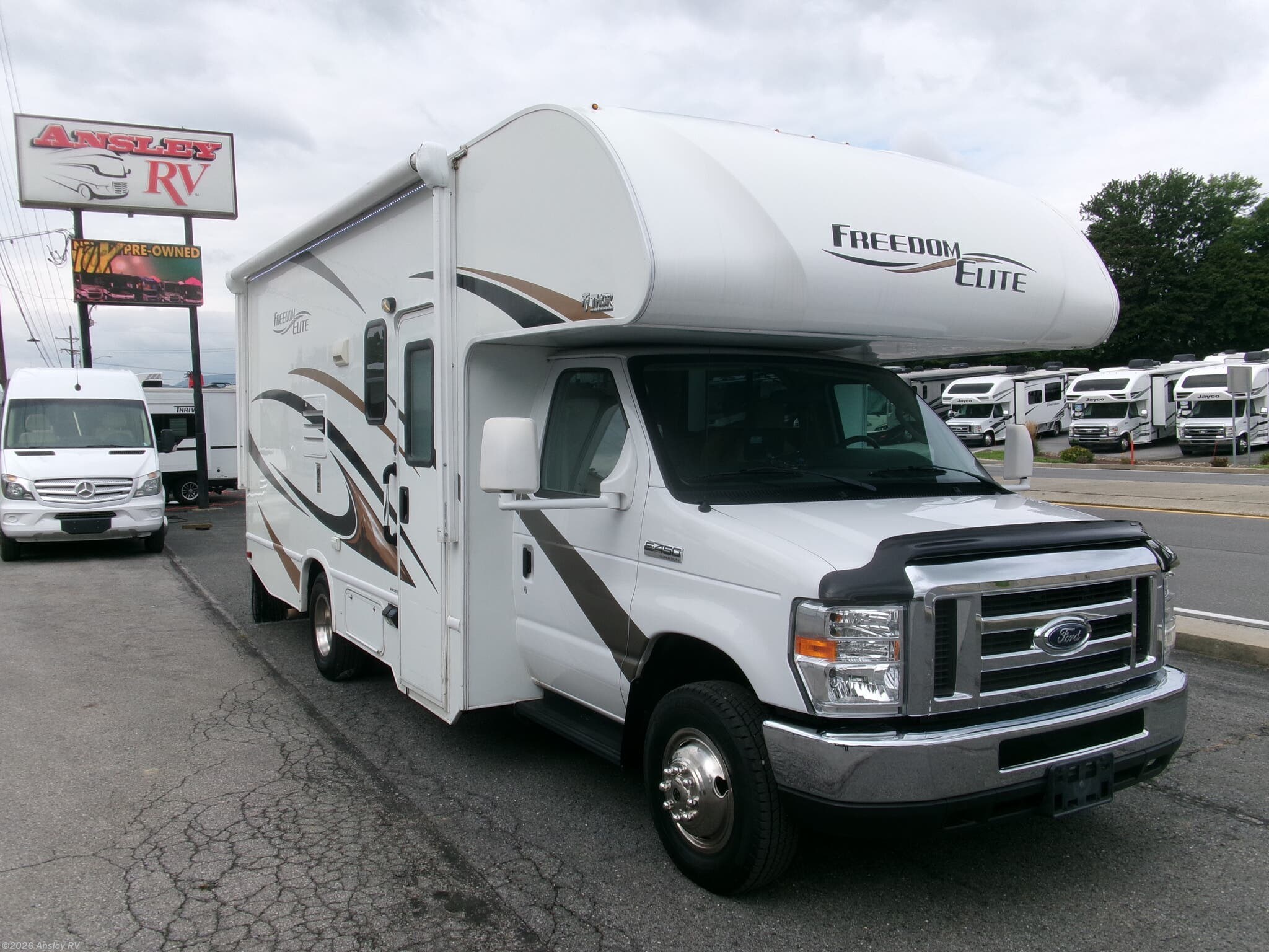 Used 2017 Thor Motor Coach Freedom Elite 22FE available in Duncansville, Pennsylvania