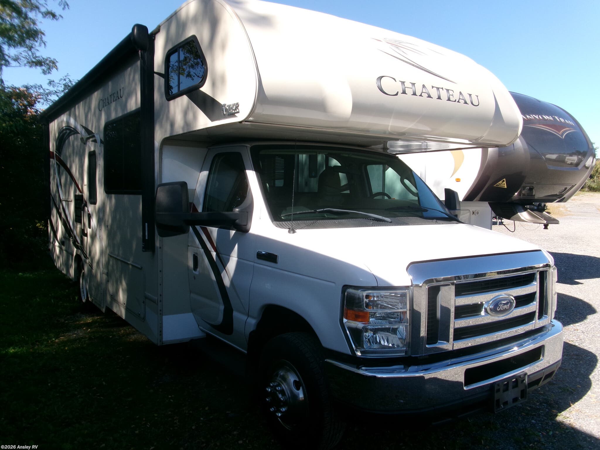 Used 2017 Thor Motor Coach Chateau 26B available in Duncansville, Pennsylvania