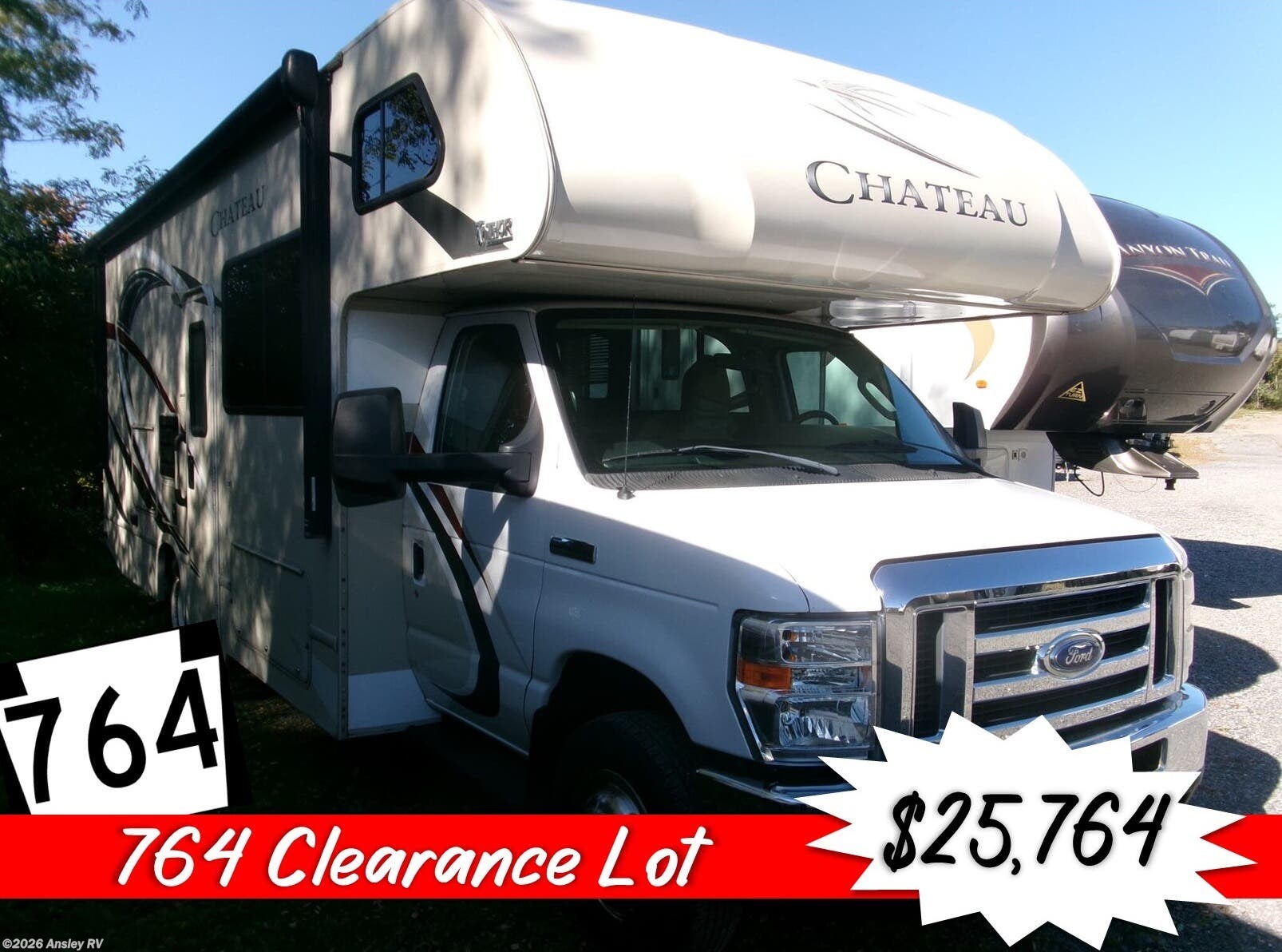 Used 2017  Thor Motor Coach Chateau 26B by Thor Motor Coach from Ansley RV in Duncansville, PA