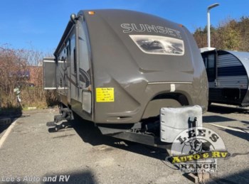 Used 2013 CrossRoads Sunset Trail Reserve ST32FR available in Ellington, Connecticut