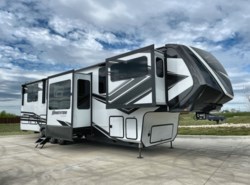 New 2022 Grand Design Momentum 376THS-R available in Sanger, Texas