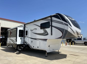 New 2022 Grand Design Solitude S-CLASS 3950BH-R available in Sanger, Texas