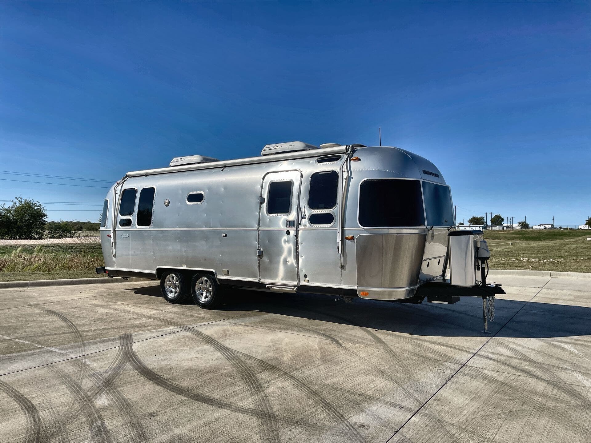 Used 2018 Airstream Flying Cloud AIRSTREAM  26RBQ available in Sanger, Texas