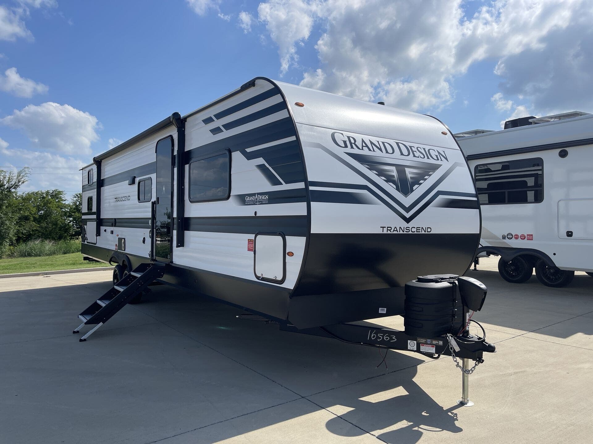 New 2027 Grand Design Transcend 335BHT available in Sanger, Texas