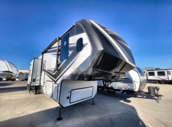 New 2023 Grand Design Momentum 399TH-R available in Fort Worth, Texas