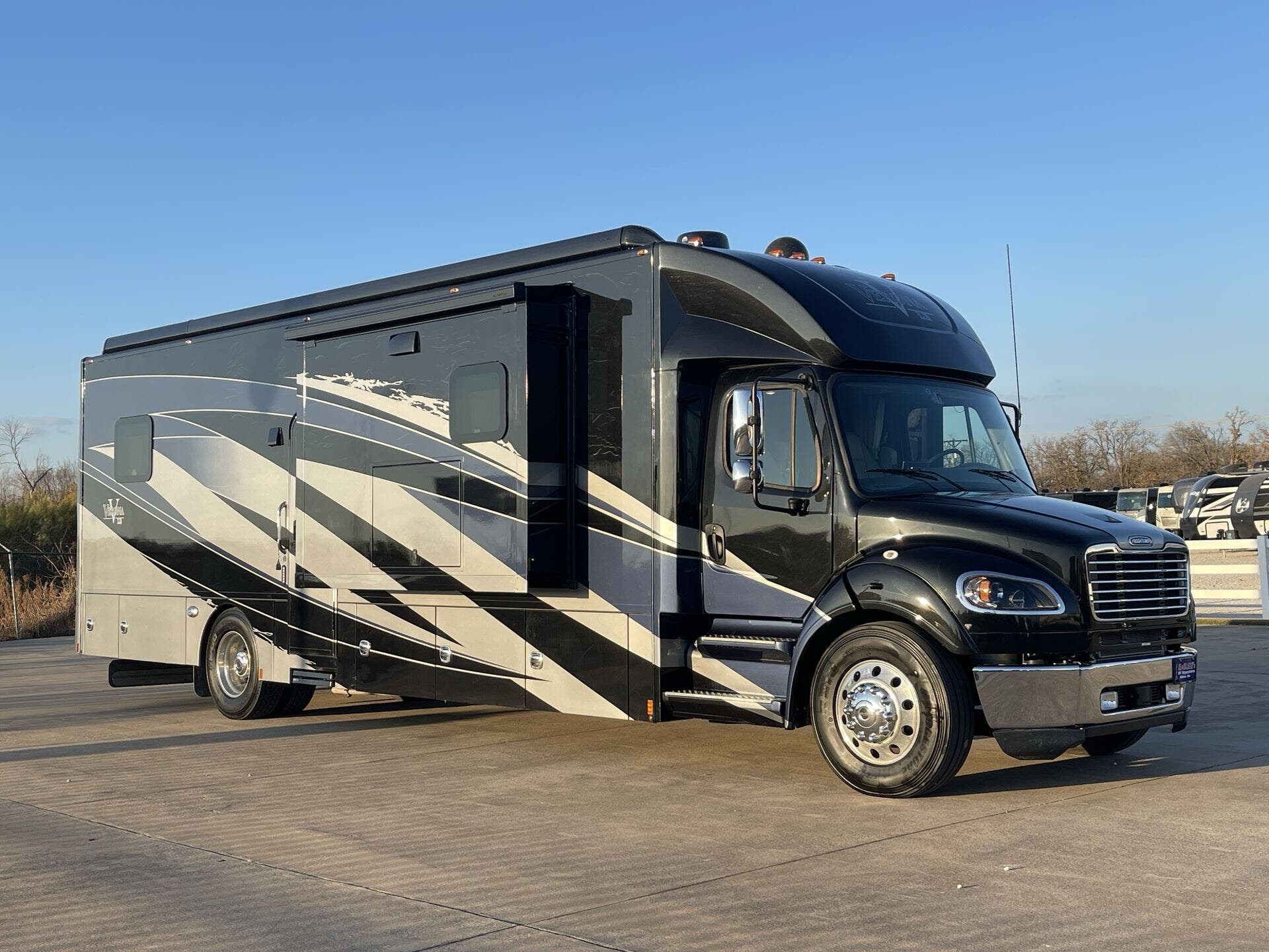 Used 2023 Renegade  VERONA 38LDG available in Corinth, Texas