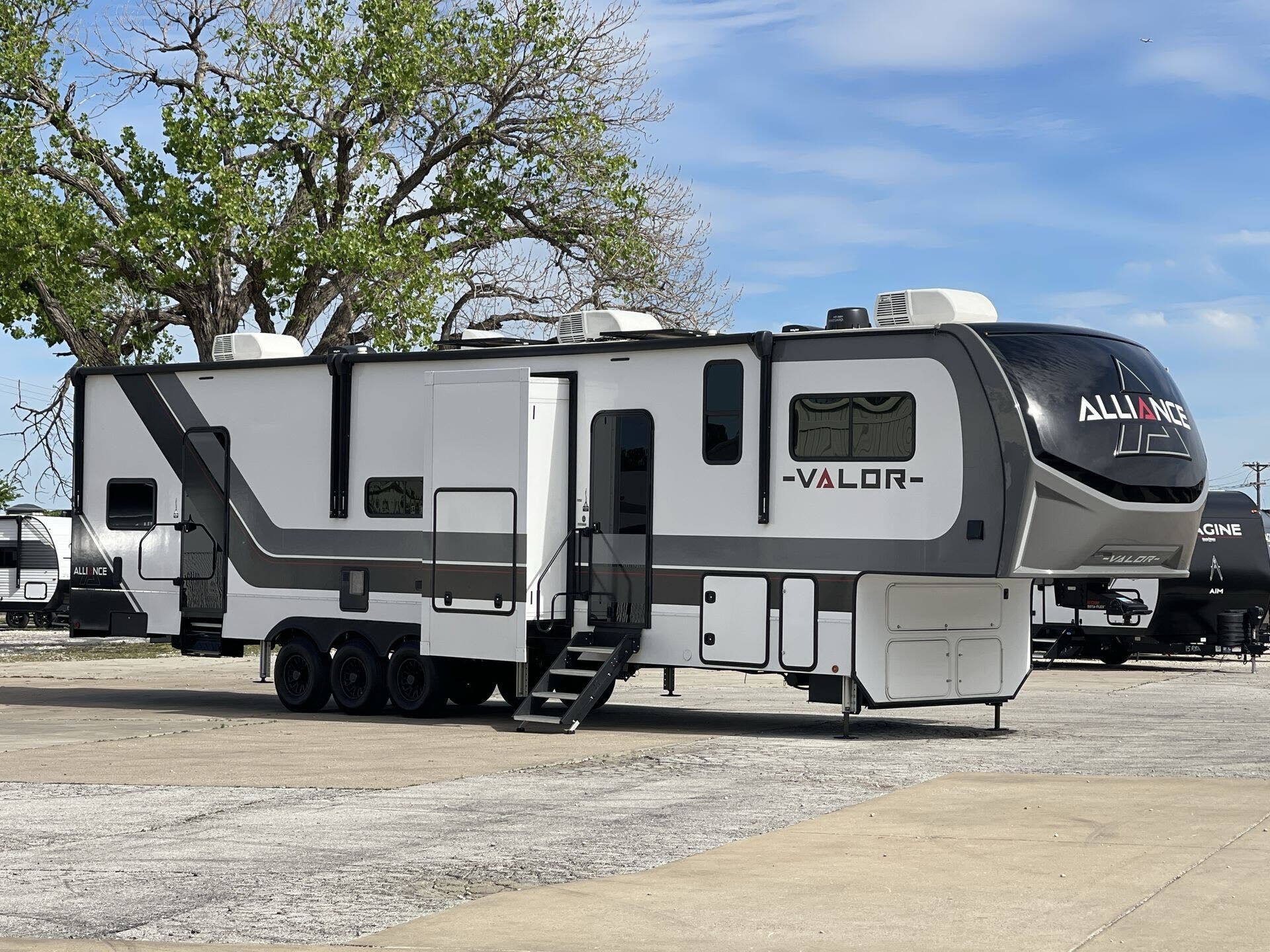Used 2024 Alliance RV Valor 40V13 available in Corinth, Texas