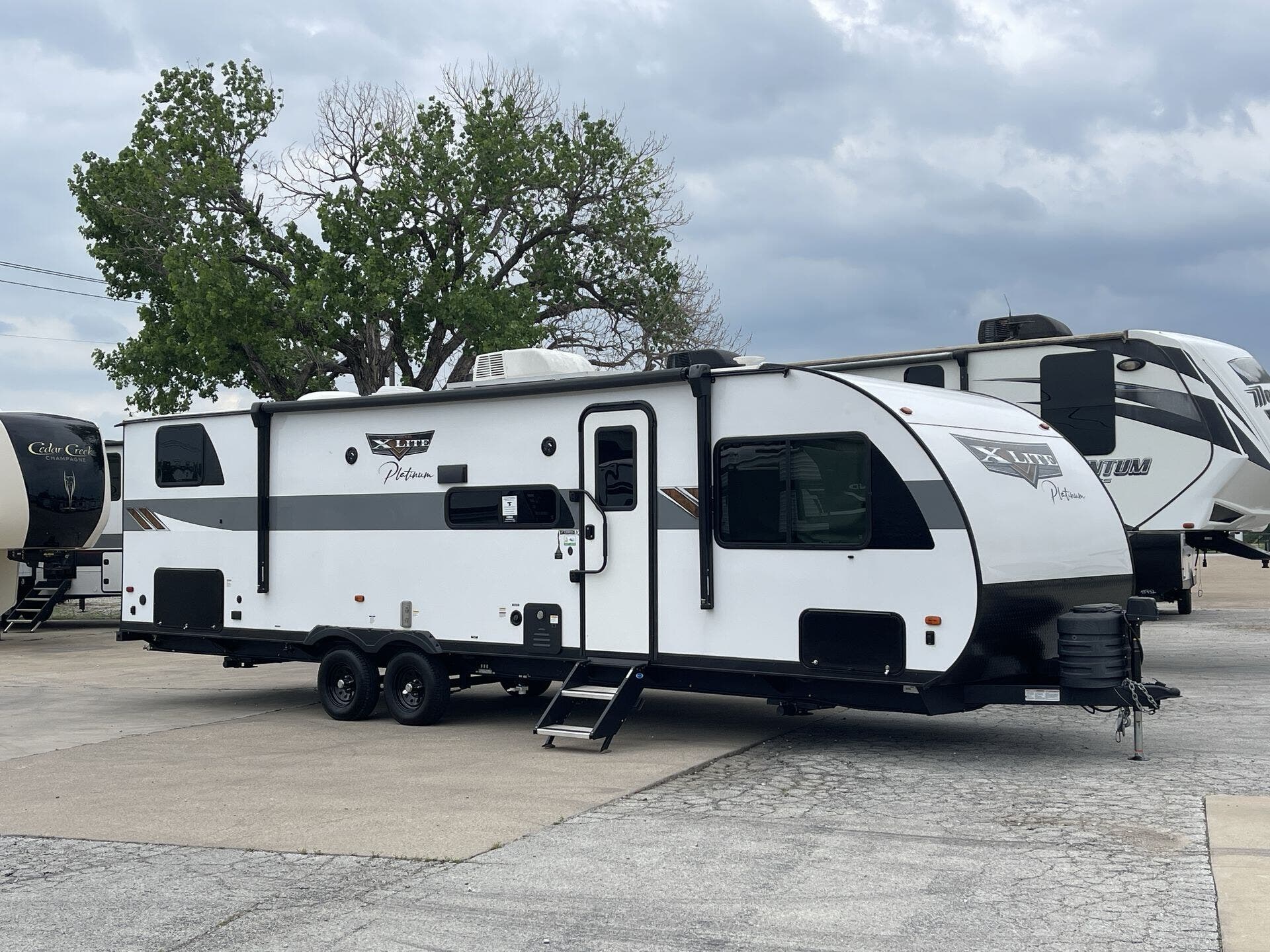 Used 2024 Forest River  WILDWOODXLITE 273QBXLX available in Corinth, Texas