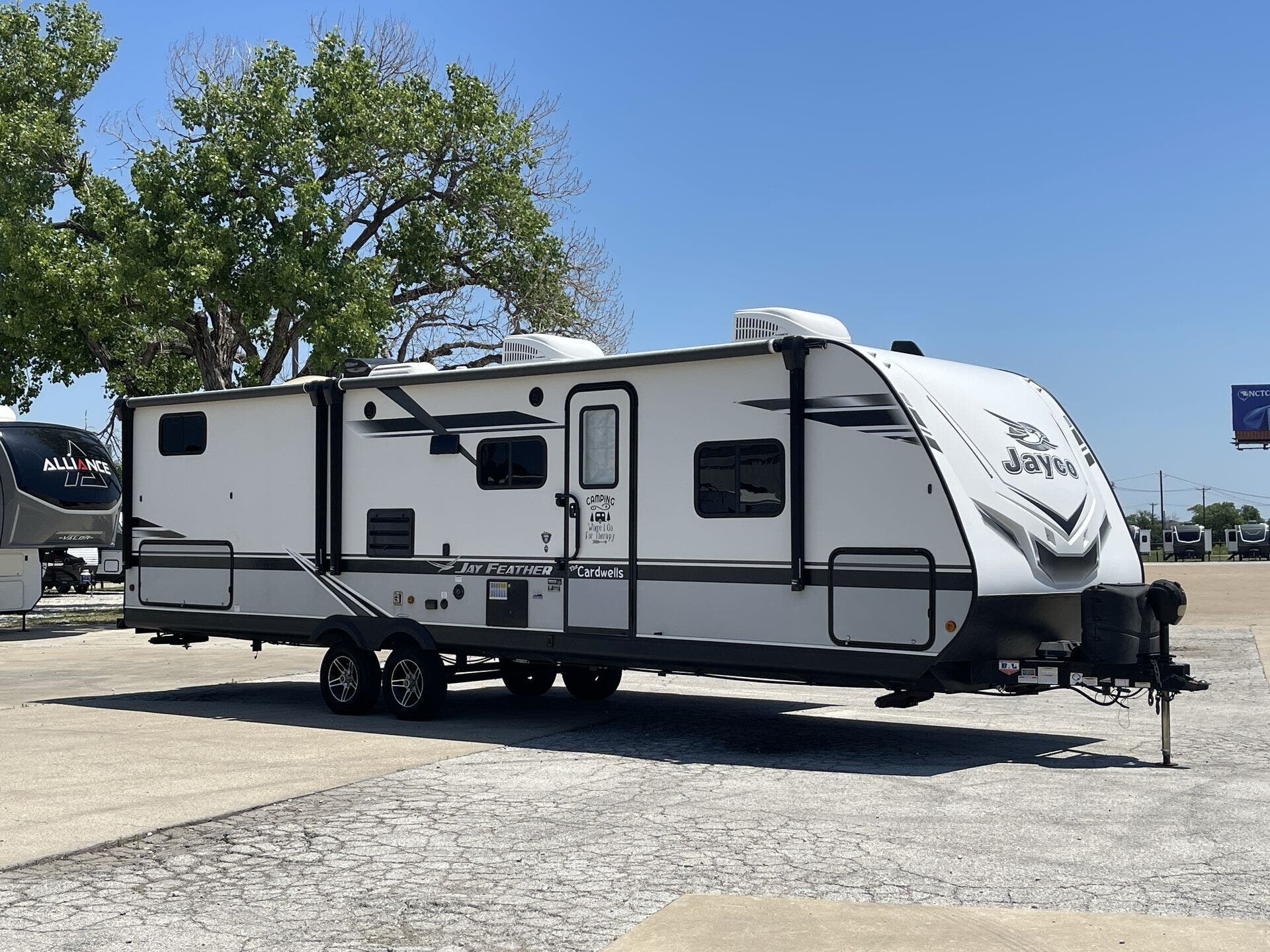 Used 2020 Jayco  JAYFEATHER 29QB available in Corinth, Texas