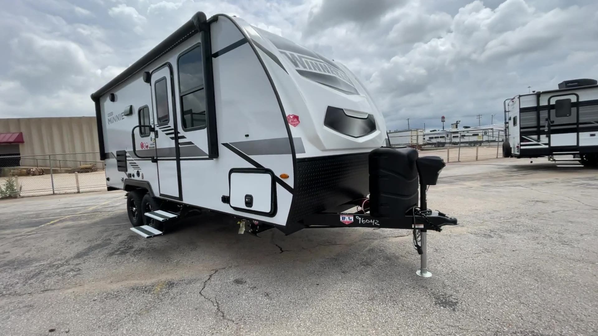 2021 Winnebago Micro Minnie 2108FBS