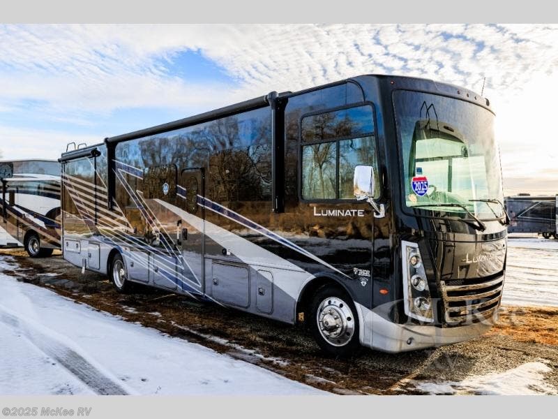 New 2025 Thor Motor Coach Luminate DD35 available in Perry, Iowa