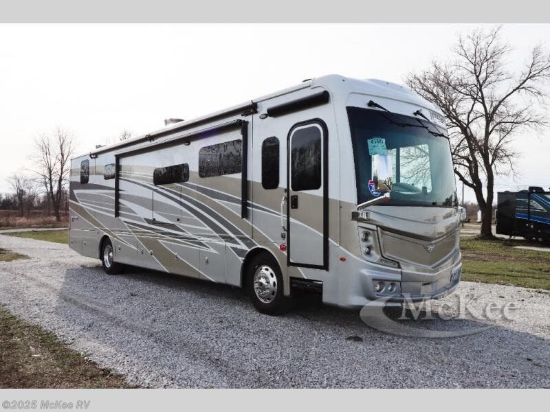 New 2025 Fleetwood Discovery 38W available in Perry, Iowa