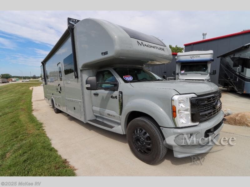 New 2026 Thor Motor Coach Magnitude R36 available in Perry, Iowa