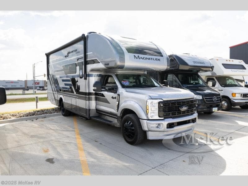 New 2026 Thor Motor Coach Magnitude S29 available in Perry, Iowa