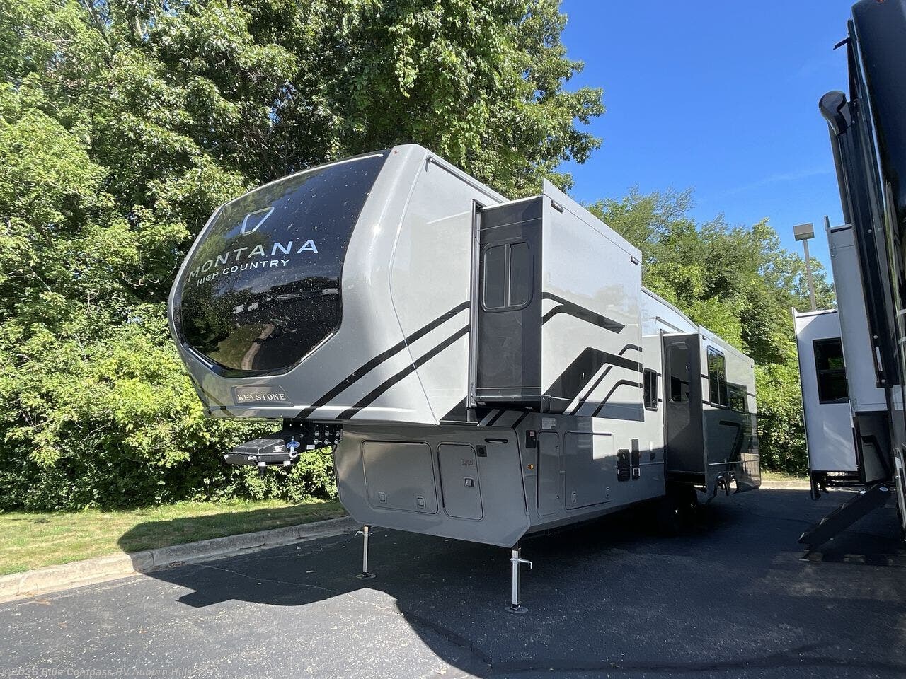 New 2026 Keystone Montana High Country 325RK available in Auburn Hills, Michigan