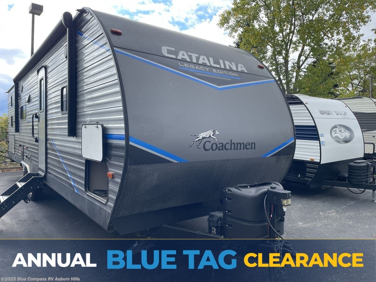 Used 2022 Coachmen Catalina Legacy 303QBCK available in Auburn Hills, Michigan