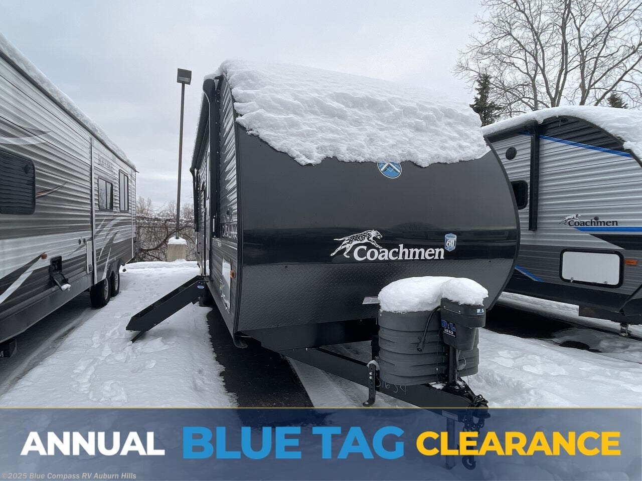 Used 2024 Coachmen Catalina Legacy Edition 293QBCK available in Auburn Hills, Michigan