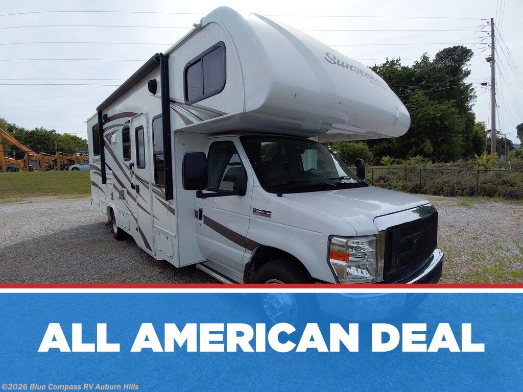 Used 2016 Forest River Sunseeker 2650S available in Auburn Hills, Michigan