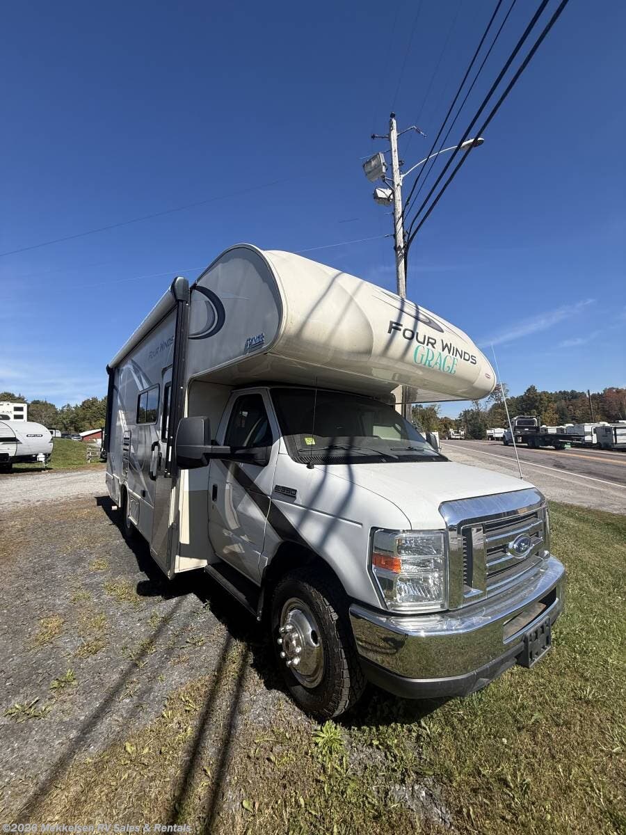 Used 2020  Thor  FOUR WINDS 24F by Thor from Mekkelsen RV Sales & Rentals in East Montpelier, VT
