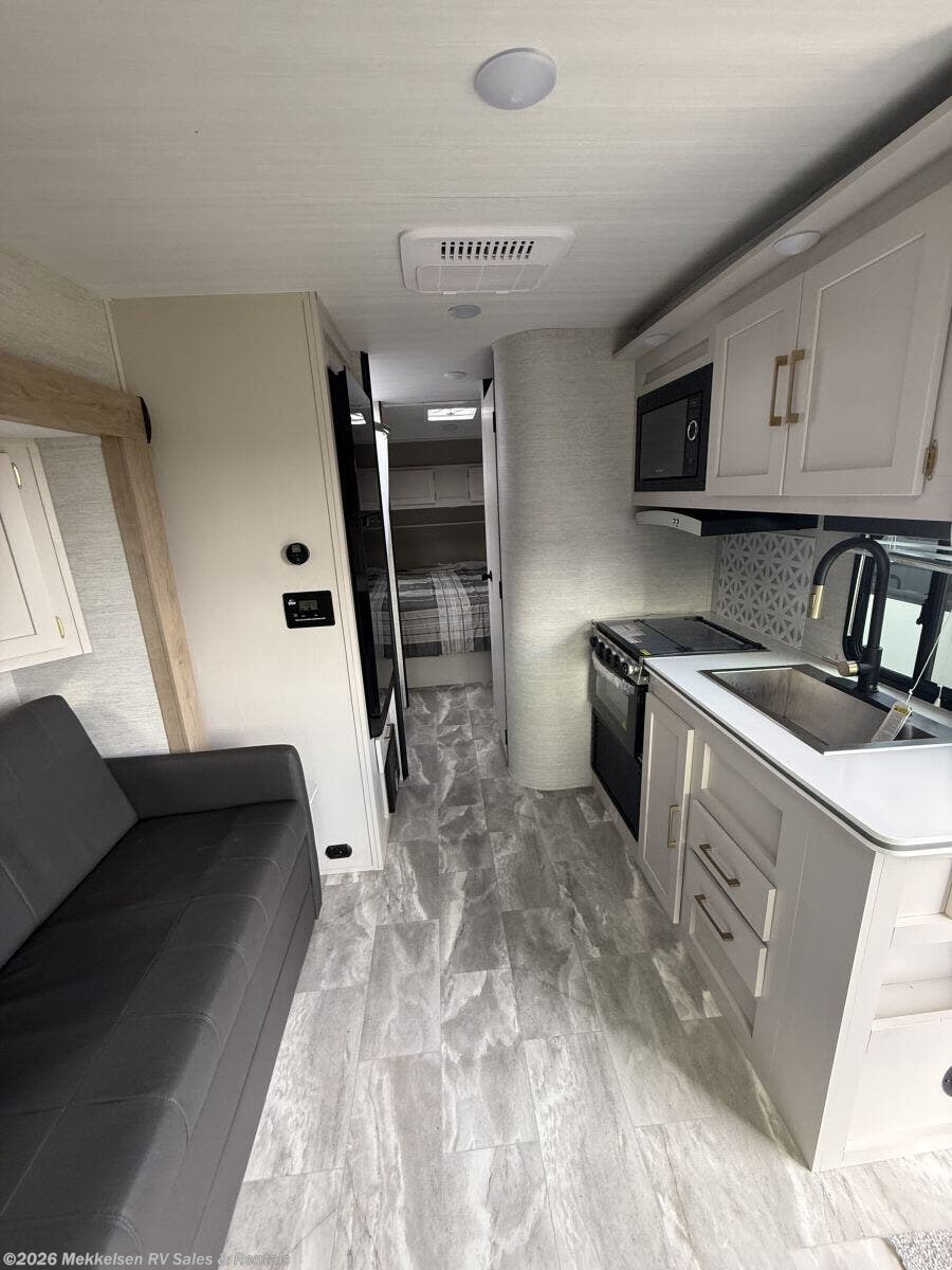 New 2027  Gulf Stream Vista Cruiser 23RSS by Gulf Stream from Mekkelsen RV Sales & Rentals in East Montpelier, VT