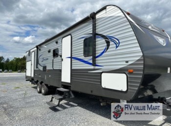 Used 2017 CrossRoads Zinger ZR33SB available in Willow Street, Pennsylvania