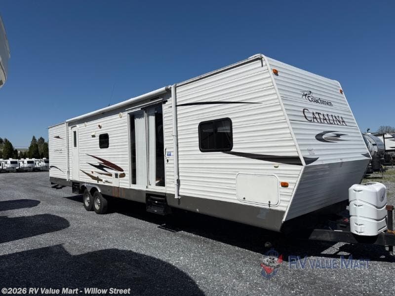 Used 2011 Coachmen Catalina Deluxe Edition 38BHDS available in Willow Street, Pennsylvania