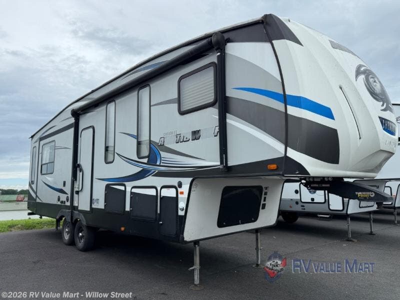 Used 2018 Forest River Cherokee Arctic Wolf 295QSL8 available in Willow Street, Pennsylvania