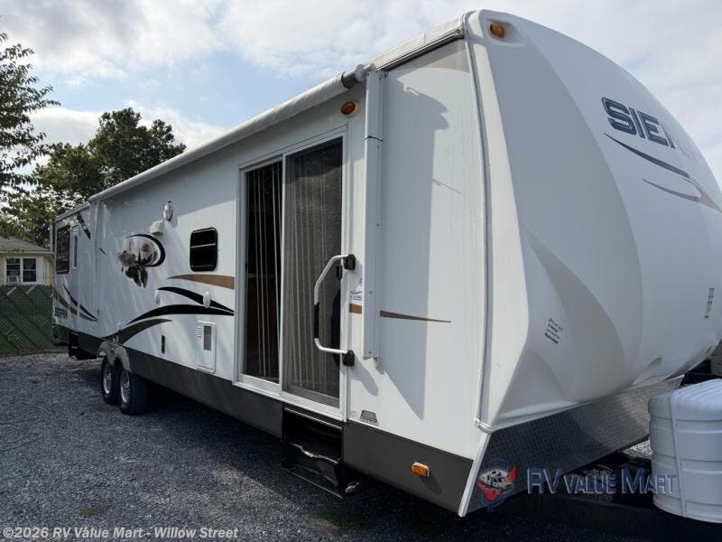 Used 2010 Forest River Sierra 361FL available in Willow Street, Pennsylvania