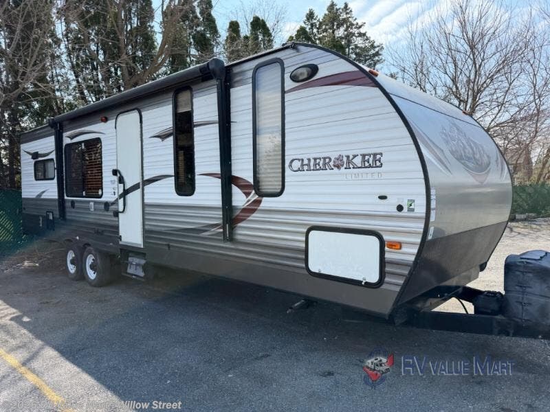 Used 2015 Forest River Cherokee 274RK available in Willow Street, Pennsylvania