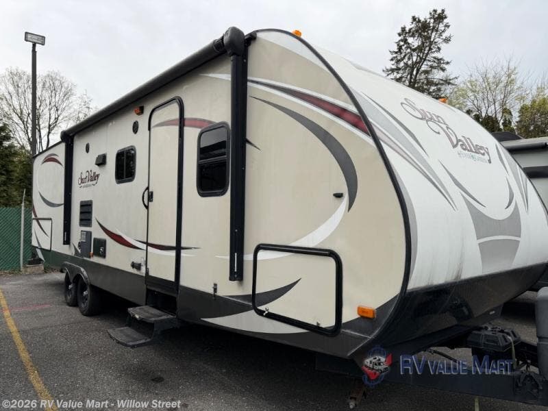 Used 2015 EverGreen RV Sun Valley S283BH LTD available in Willow Street, Pennsylvania