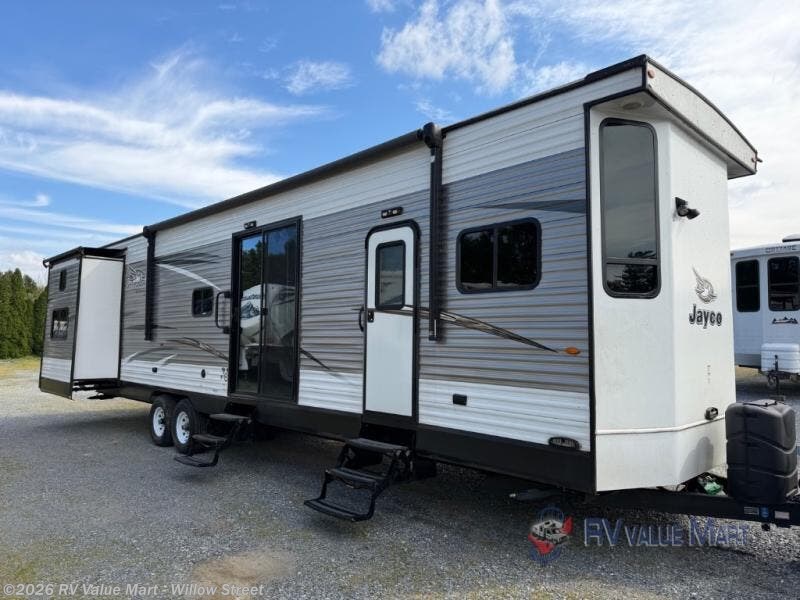 Used 2018 Jayco Jay Flight Bungalow 40BHQS available in Willow Street, Pennsylvania