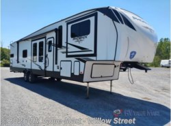 Used 2024 Shasta Phoenix 334FL available in Willow Street, Pennsylvania