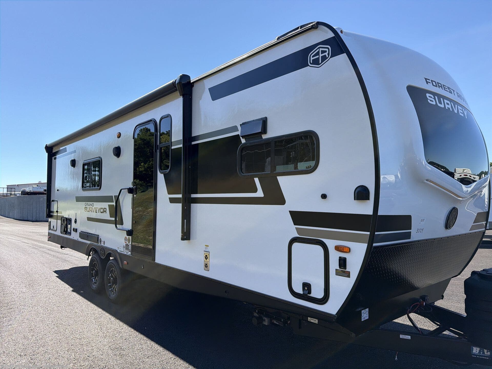New 2027 Forest River Grand Surveyor 268FKBS available in Willow Street, Pennsylvania