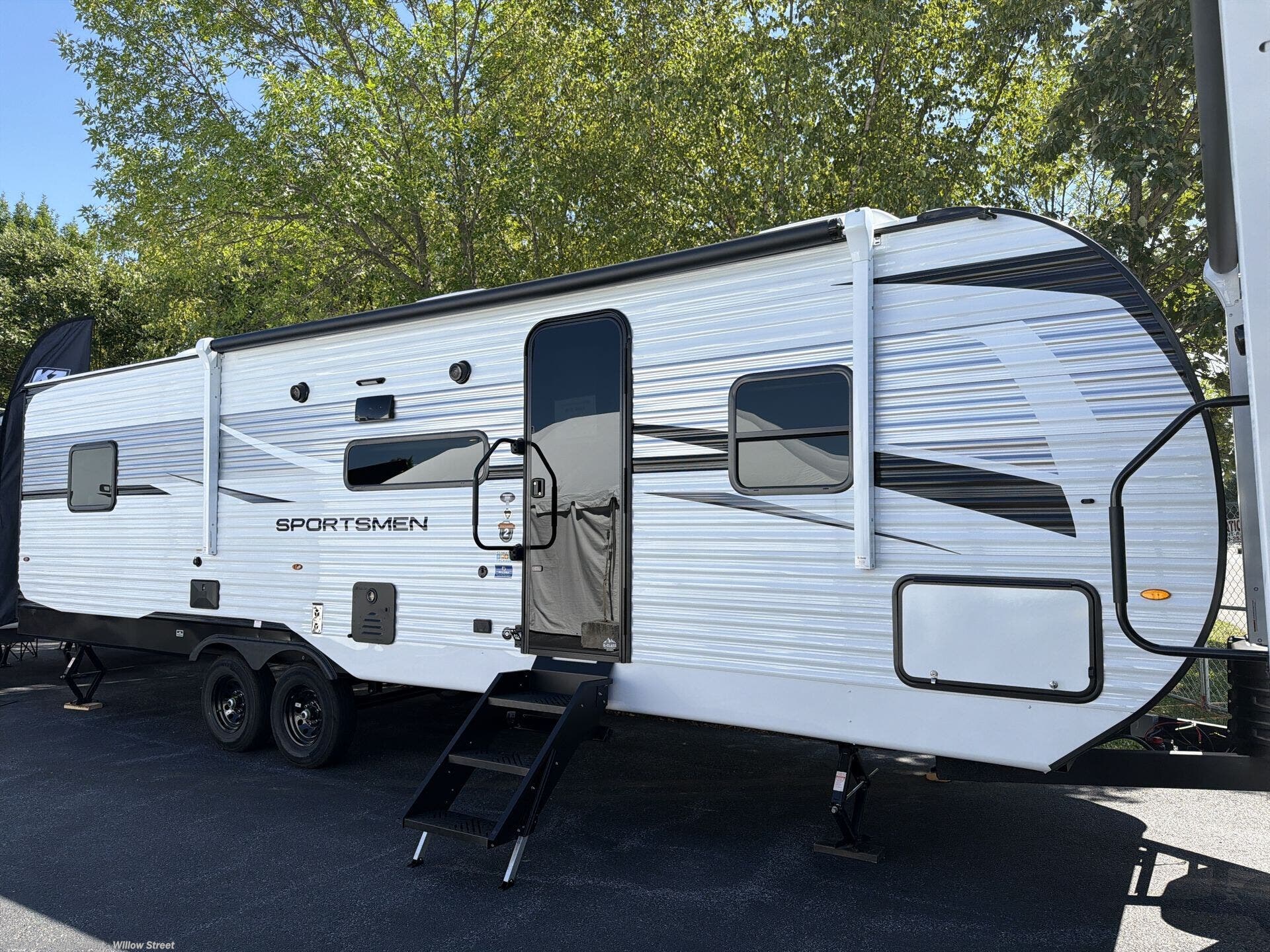 New 2027 K-Z Sportsmen 301DB available in Willow Street, Pennsylvania