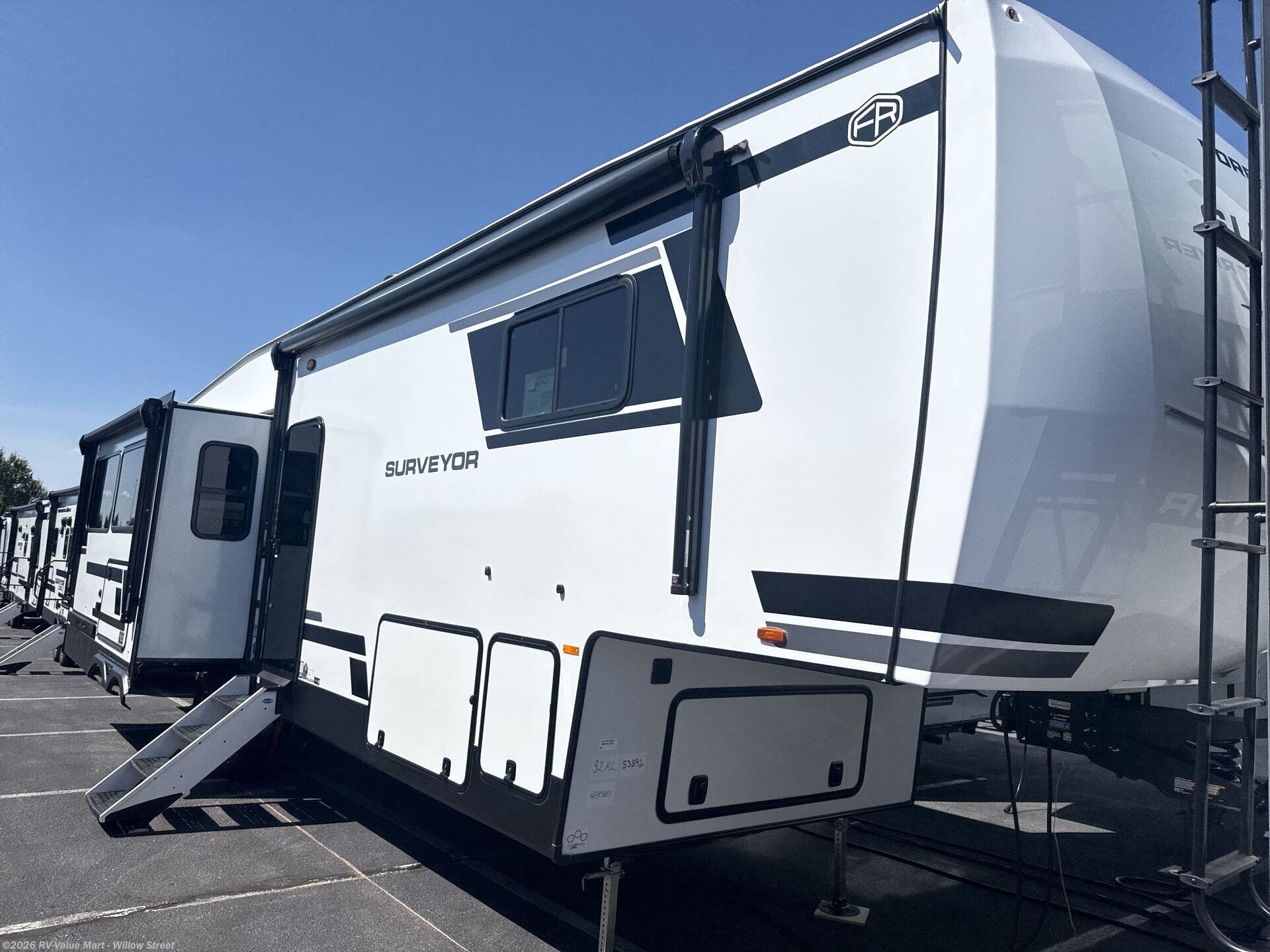 New 2027 Forest River Surveyor 32RL available in Willow Street, Pennsylvania