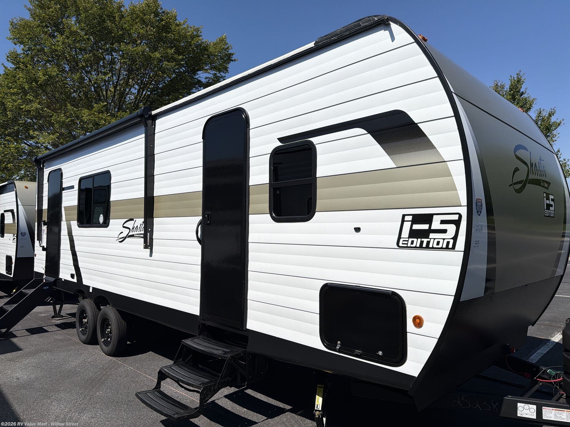 New 2027 Shasta I-5 Edition 524COUPLES available in Willow Street, Pennsylvania