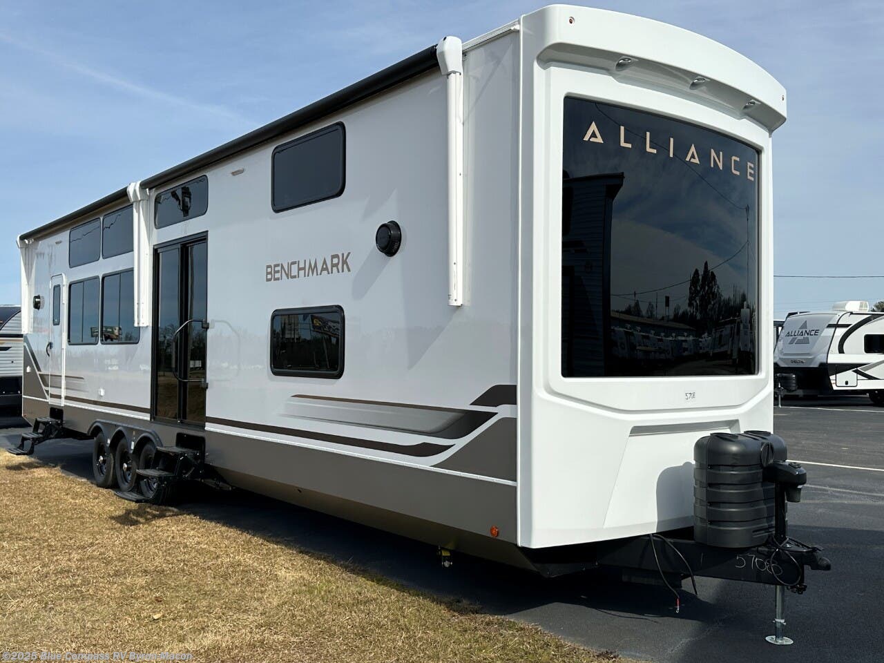 New 2025 Alliance RV Benchmark 44LFT available in Byron, Georgia