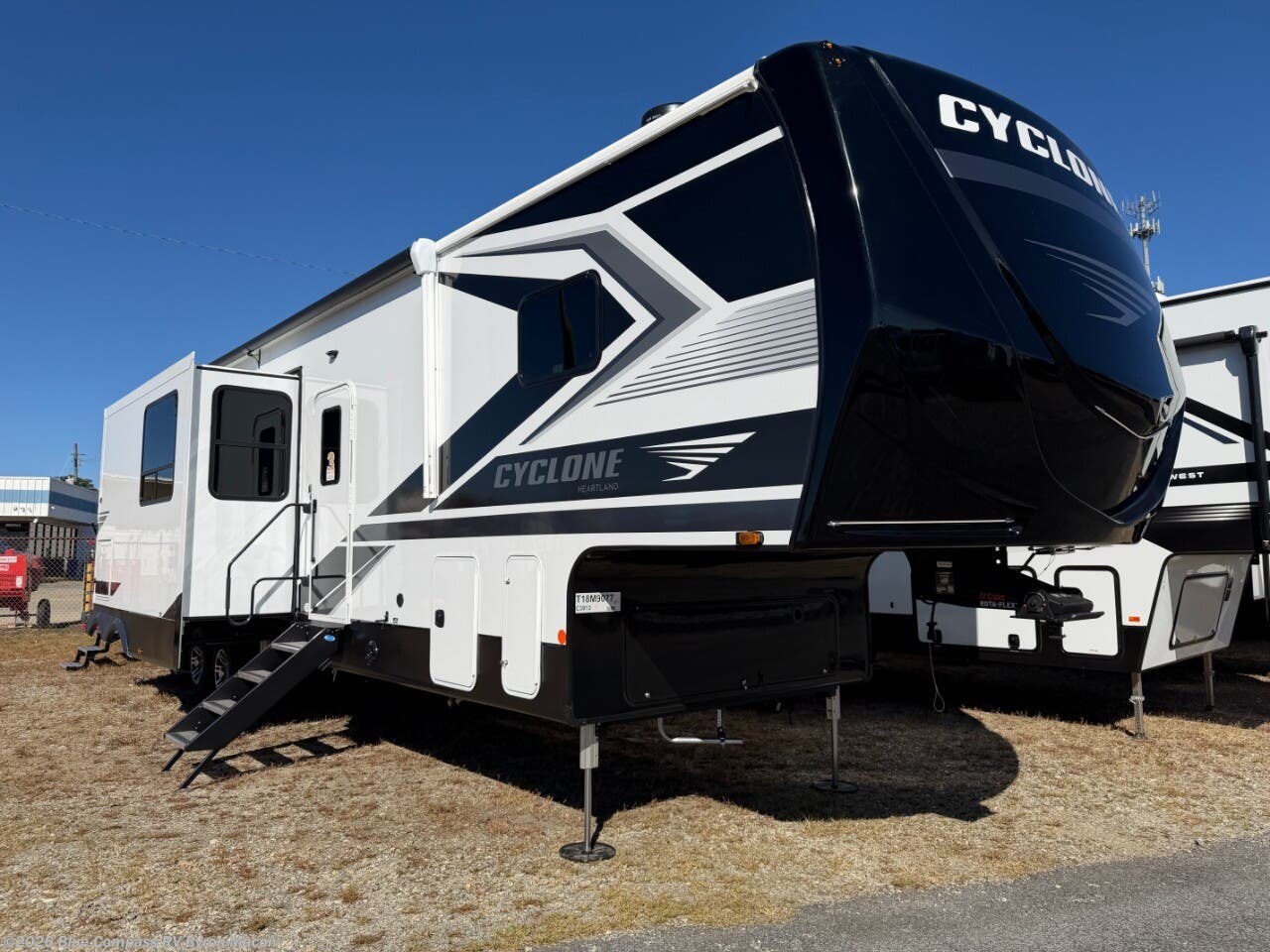 New 2026 Heartland Cyclone 3913 available in Byron, Georgia