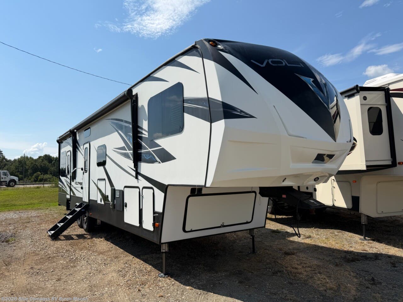 Used 2019 Dutchmen Voltage 3705 available in Byron, Georgia