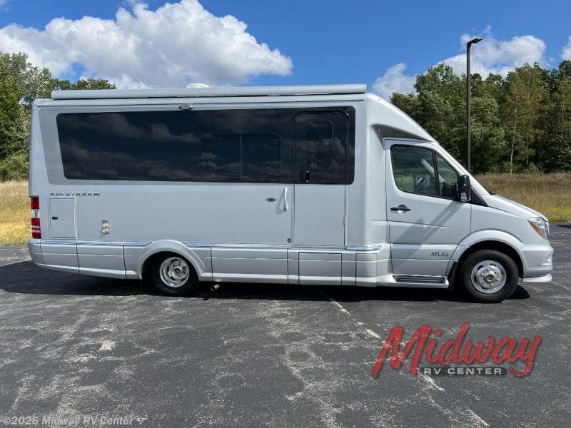 Used 2019  Airstream Atlas Murphy Suite by Airstream from Midway RV Center in Grand Rapids, MI