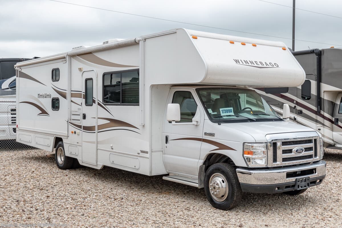 Used 2015 Winnebago Minnie Winnie 31H available in Alvarado, Texas