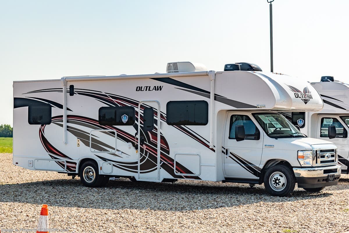 New 2022 Thor Motor Coach Outlaw 29J available in Alvarado, Texas